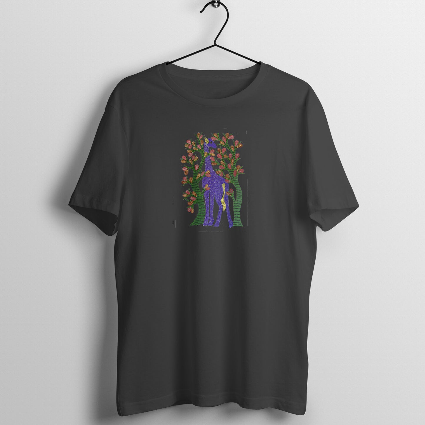 Gond Painting D5: Giraffe: Unisex T-shirt